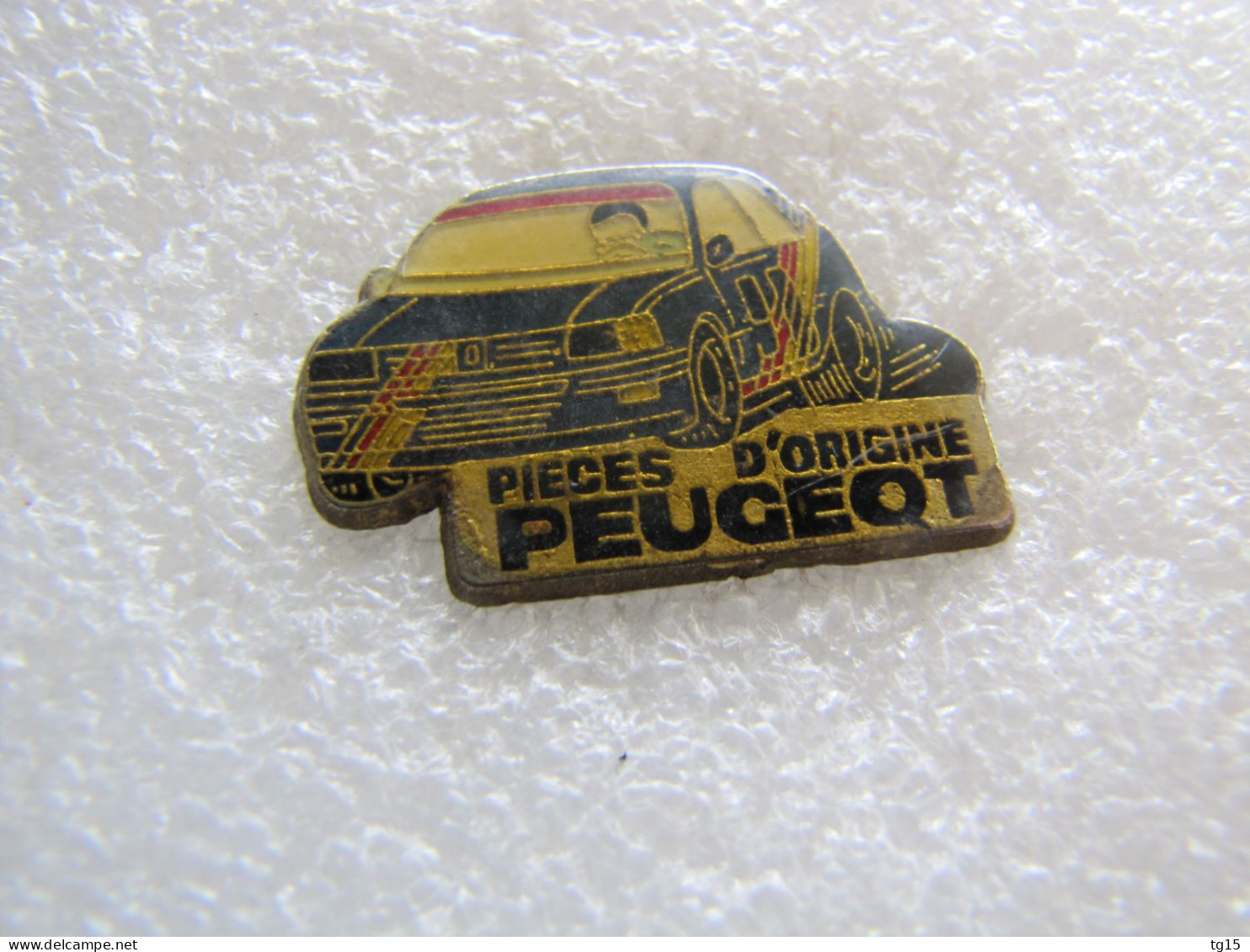 PIN'S    PEUGEOT  309  PIECES D'ORIGINE - Peugeot