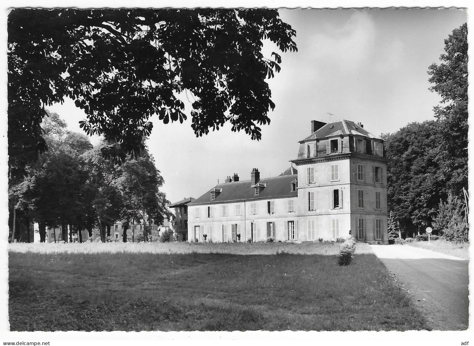 CPSM CHATEAU MAGNANVILLE, UN PAVILLON, MAISONS DE RETRAITE DE L'ASSOCIATION LEOPOLD BELLAN, YVELINES 78 - Magnanville