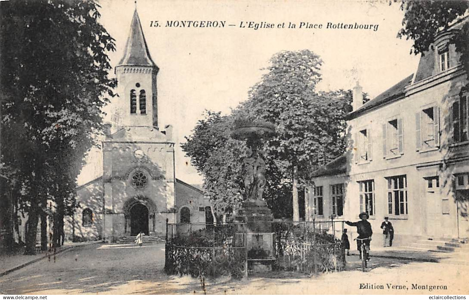 Montgeron       91        Place  Rottenbourg Et Eglise         (voir Scan) - Montgeron