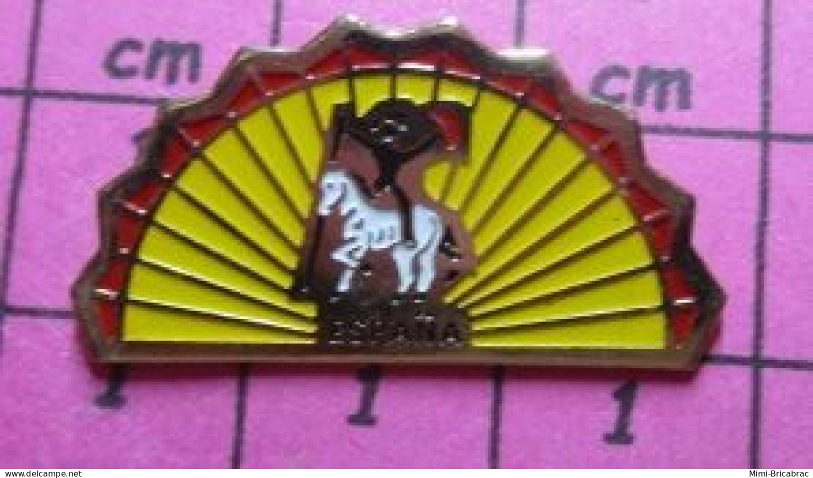 2119 Pin's Pins / Beau Et Rare / SPORTS / TAUROMACHIE ESPANA EVENTAIL PICADOR CHEVAL BLANC - Bullfight - Corrida