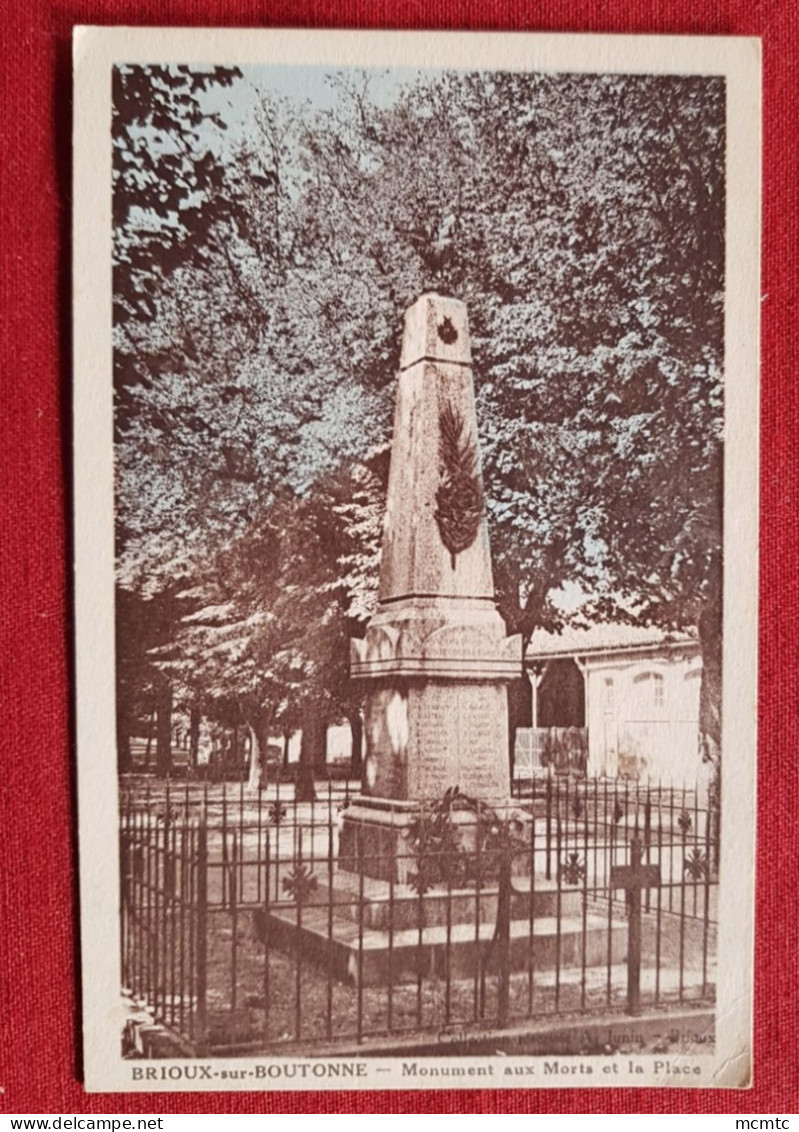 CPA - Brioux Sur Boutonne - Monument Aux Morts Et La Place - Brioux Sur Boutonne