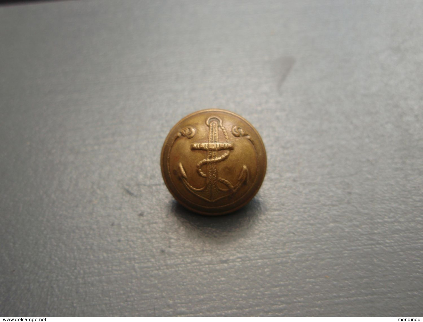 Petit Bouton Coloniale, Ou Infanterie De Marine  - Semi-bombé - 15 Mm. M.D PARIS - Buttons