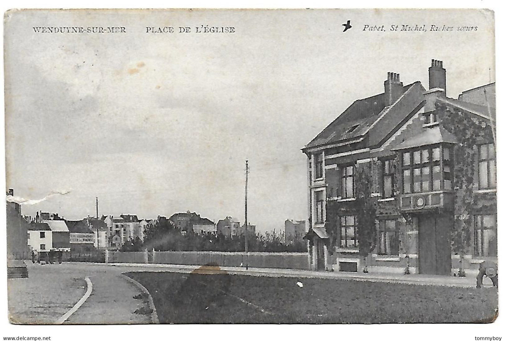 CPA Wenduine-sur-mer, Place De L'église (scheur Links) - Wenduine