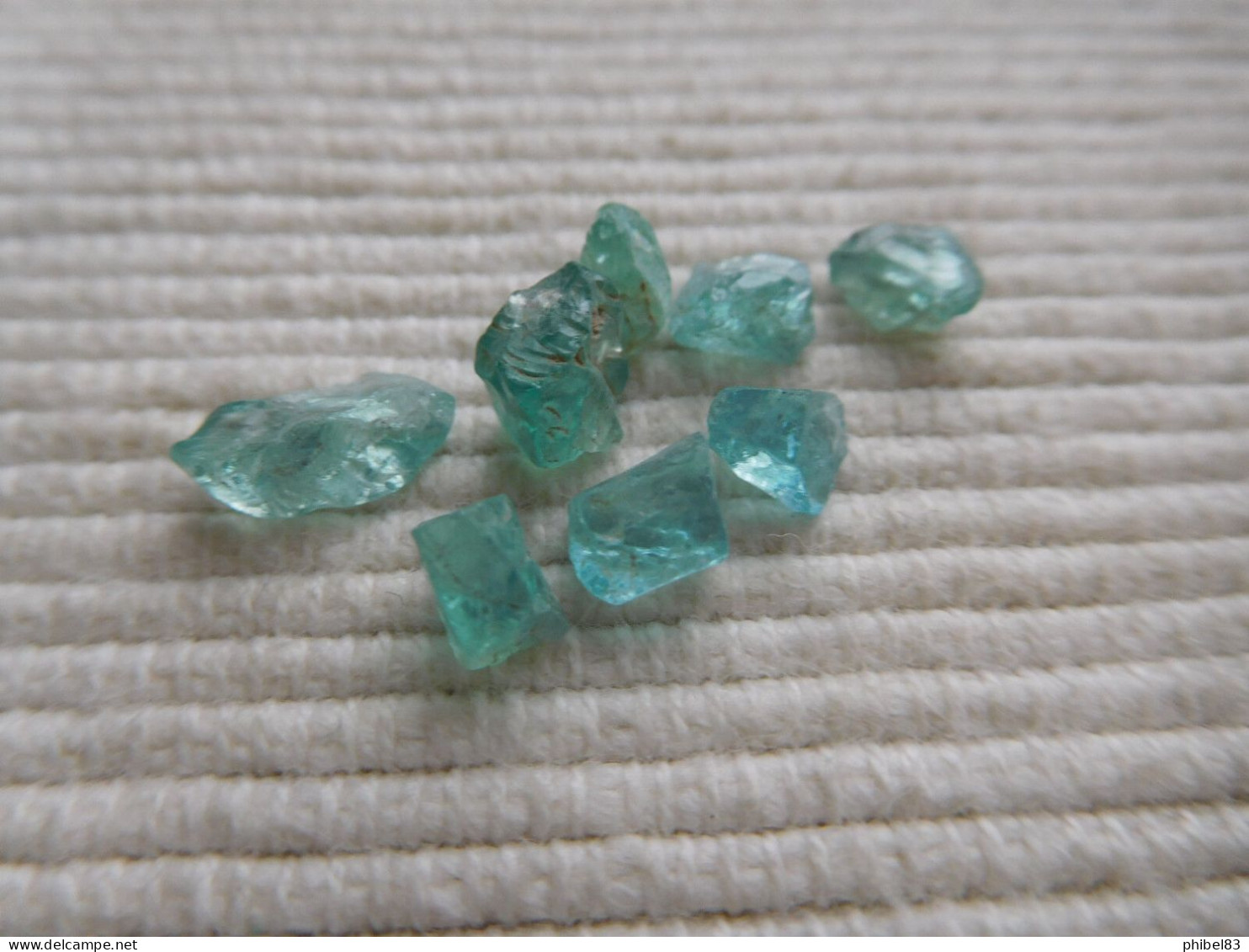 LOT CRISTAUX NATUREL APATITE BLEU NEON 5.45 CARATS ORIGINE MADAGASCAR C20