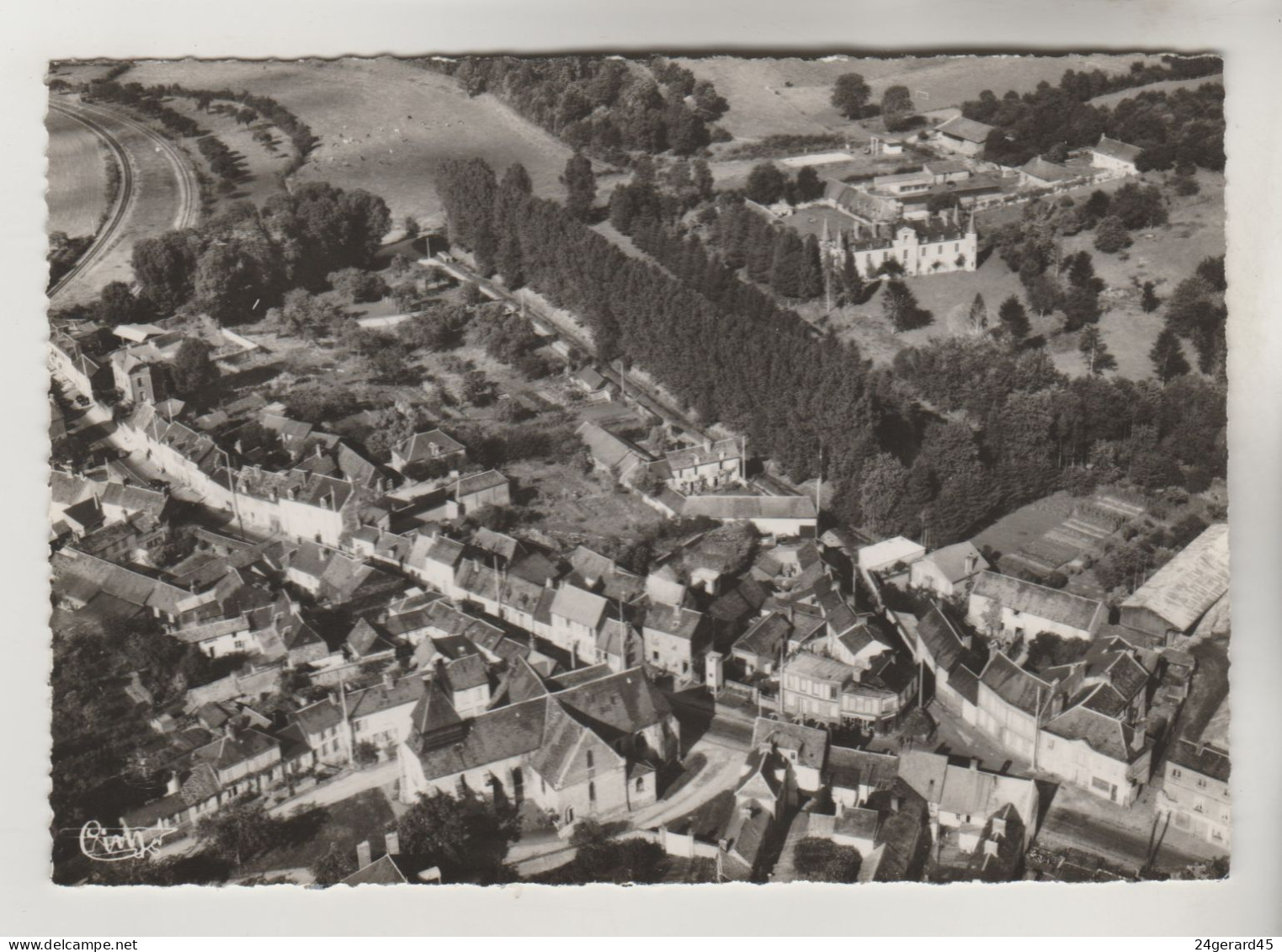 CPSM MARSEILLE EN BEAUVAISIS (Oise) - Vue Générale Et Le Château - Marseille-en-Beauvaisis