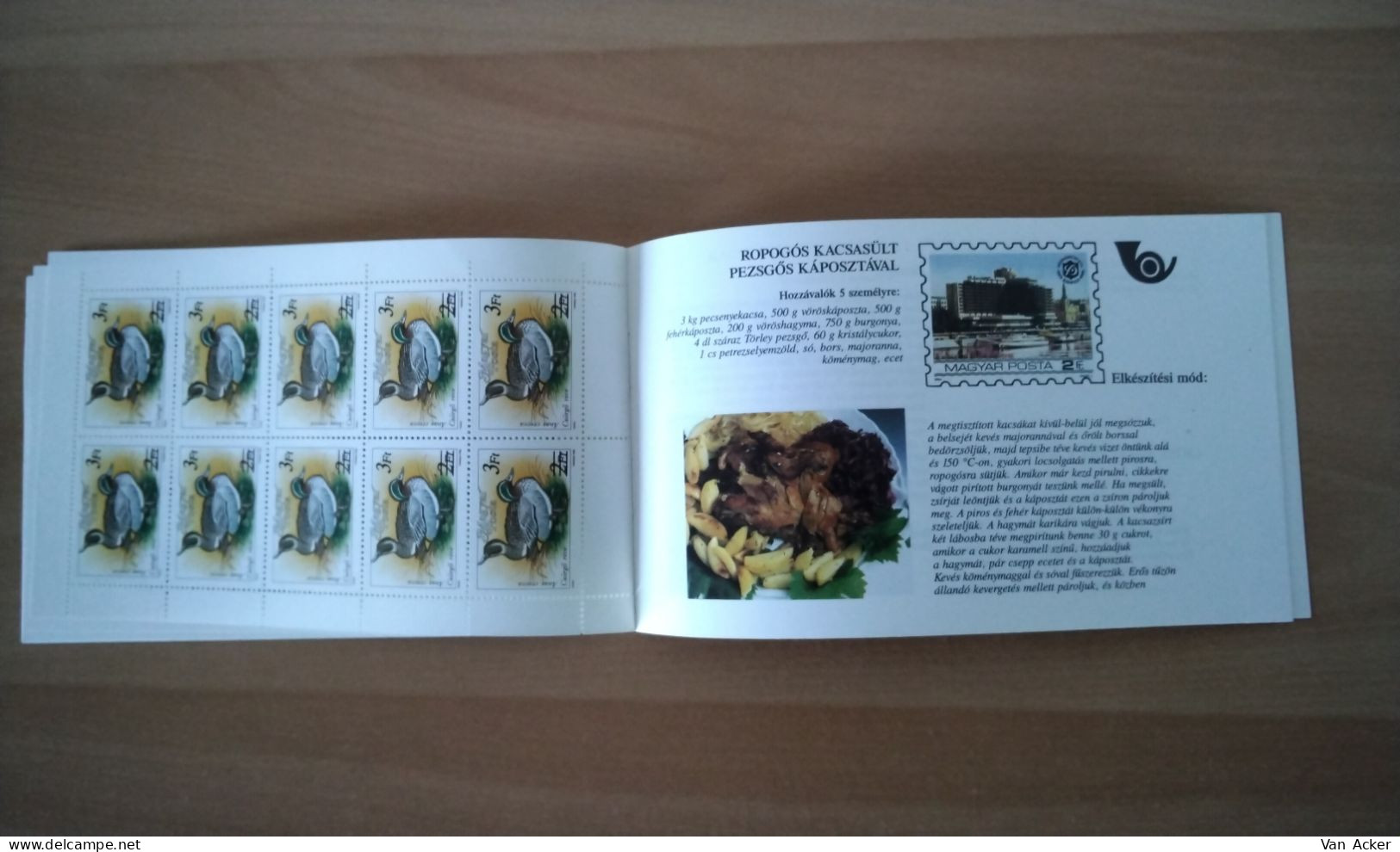 Hungary booklet of postage stamps with cookery receipts MNH.