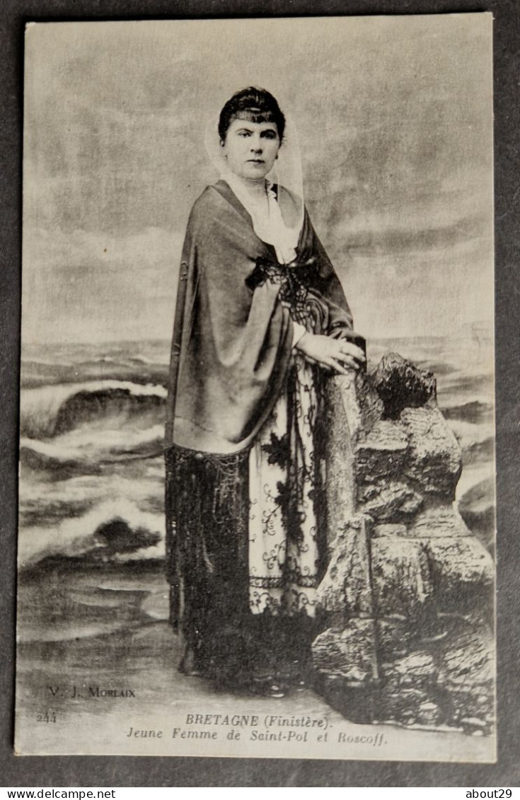 CPA 29 SAINT POL DE LEON - RARE - Jeune Femme De Saint Pol Et Roscoff - Edit. V. J. 244 - Réf Q 236 - Saint-Pol-de-Léon