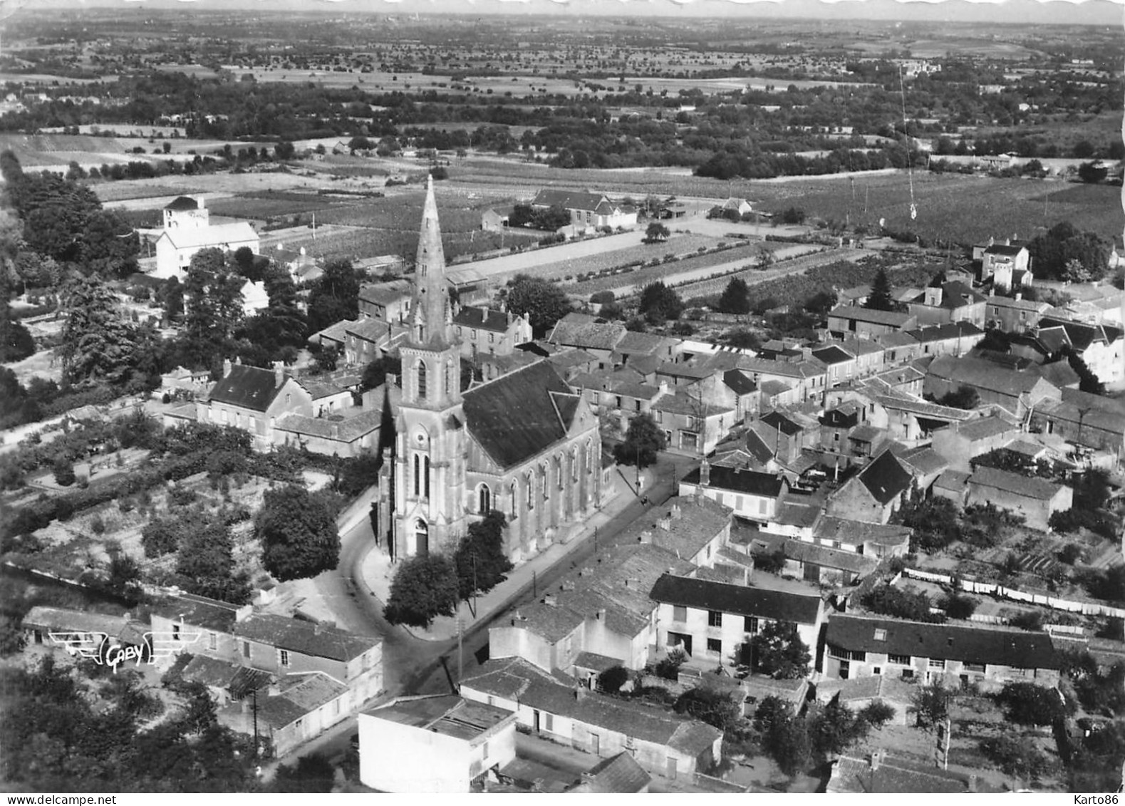 Haute Goulaine * Place De L'église , Vue Générale Aérienne Du Village - Haute-Goulaine