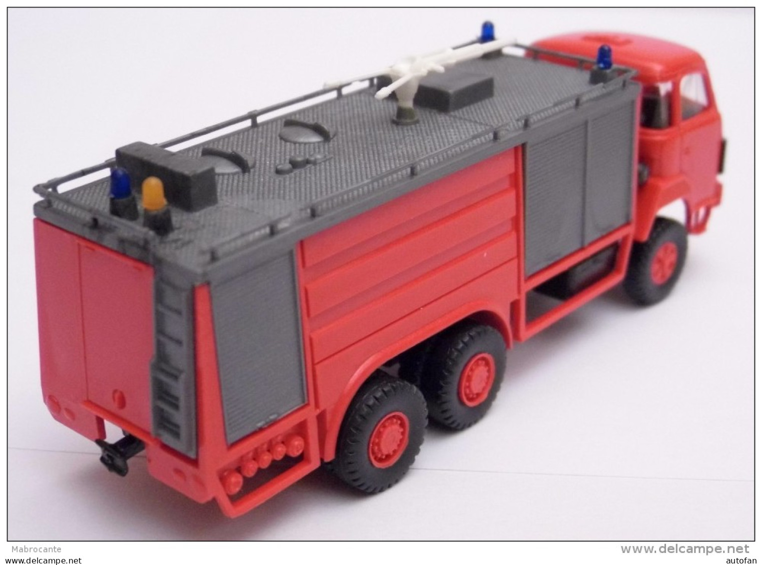 SAURER Camion De Pompiers - Echelle 1:87