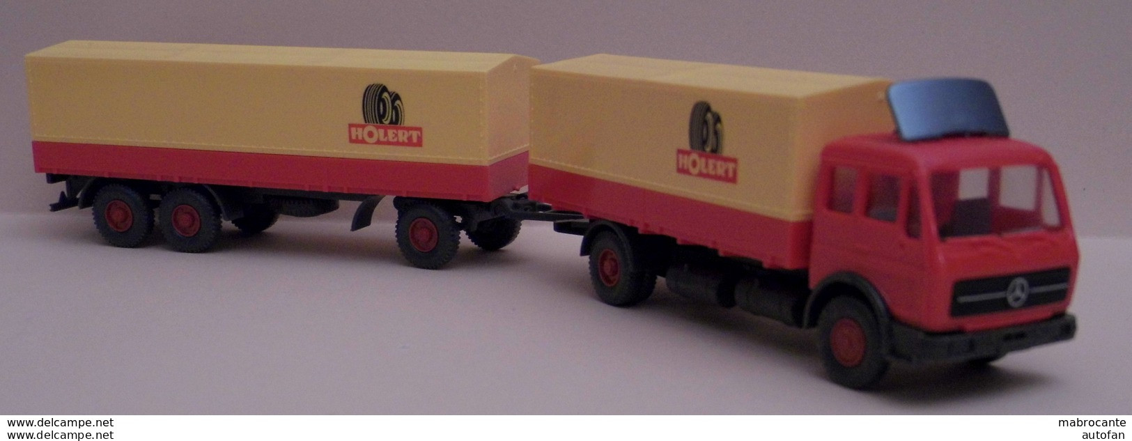 Camion MERCEDES - Echelle 1:87