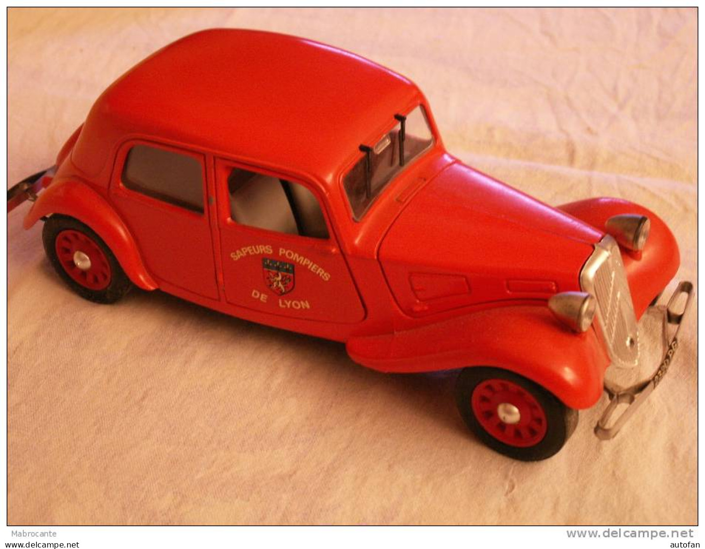 Véhicule Miniature De Pompiers - Collectors Et Insolites - Toutes Marques