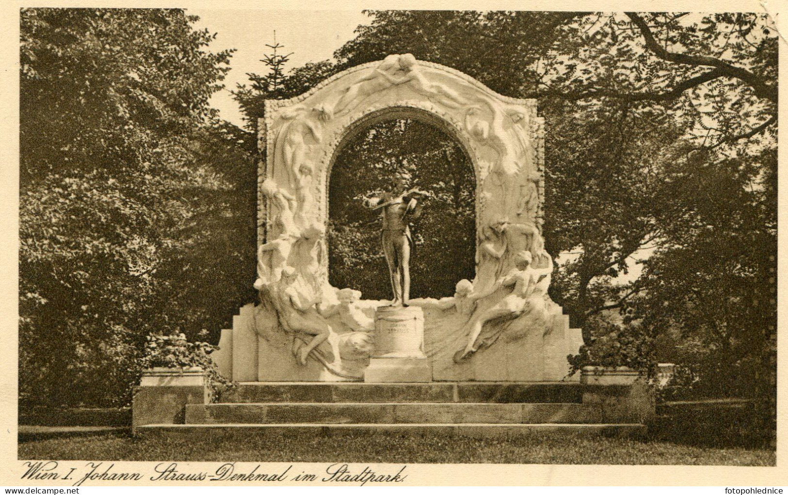 572 Wien I. Johann Strauss-Denkmal Im Stadtpark. 26093 Postkarten Industrie A. G. Wien I. Wollzeile 19 - Ringstrasse
