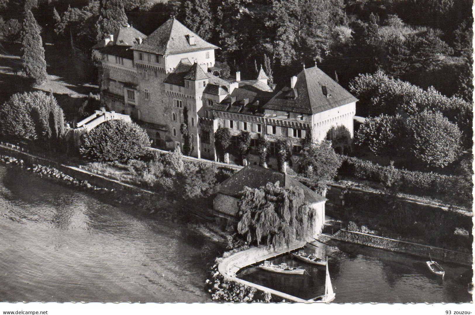 74 . LUGRIN TOURRONDE . Le Château De La Duchesse De Vendôme   Carte Photo Dentelé, Vierge Et Impeccable. - Lugrin