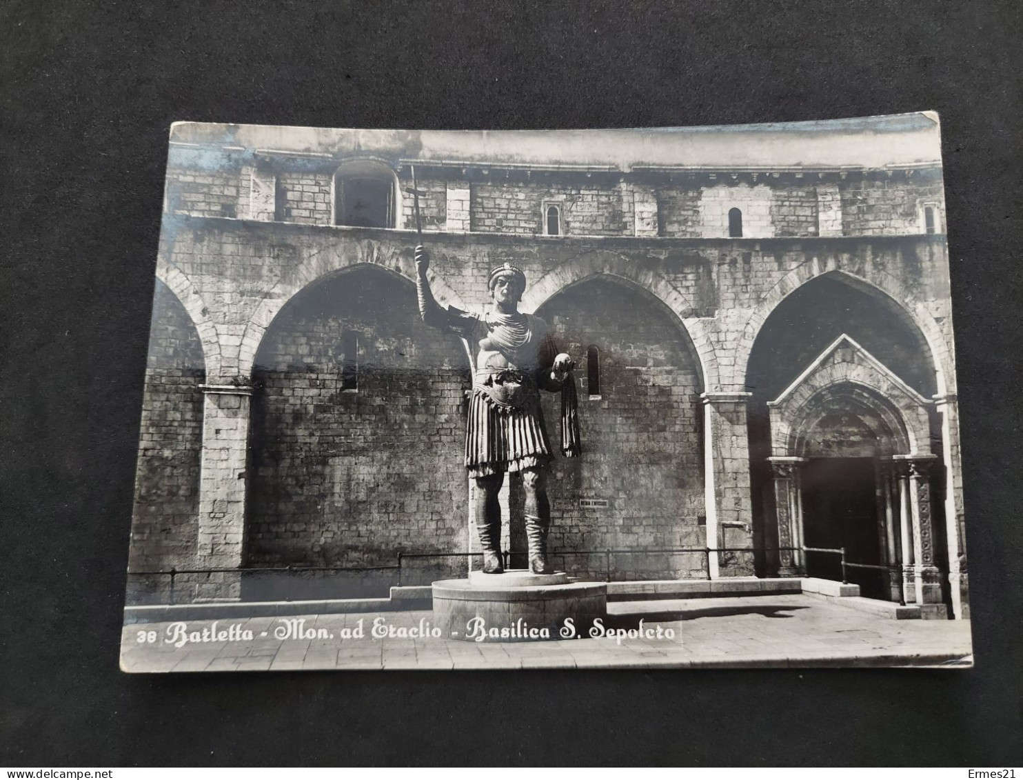 Cartolina 1956. Barletta. Basilica S. Sepolcro.   Condizioni Eccellenti. Viaggiata. - Barletta