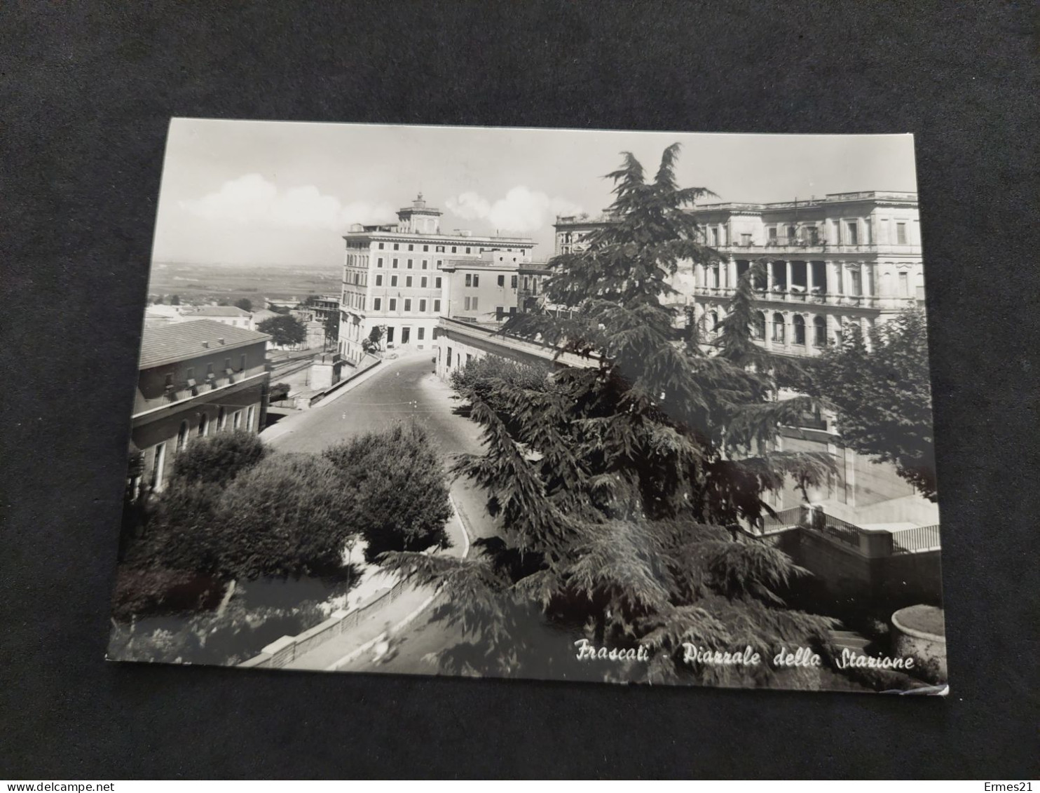 Cartolina 1955. Frascati. Piazzale Della Stazione. . Condizioni Eccellenti. Viaggiata. - Mehransichten, Panoramakarten