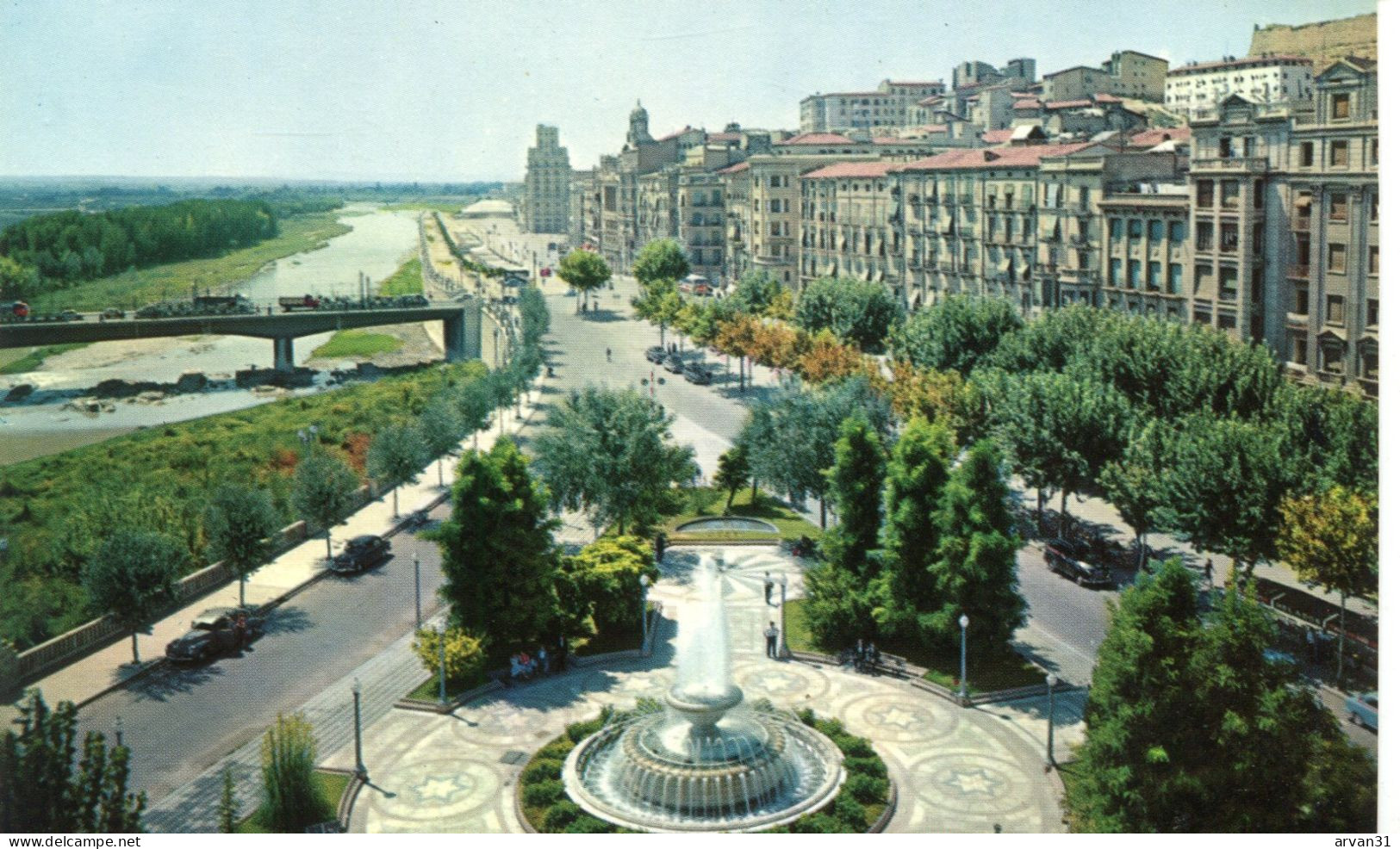 L E R I D A   -- PLAZA Del GOBIERNO CIVIL Y Avda De José ANTONIO - - Lérida