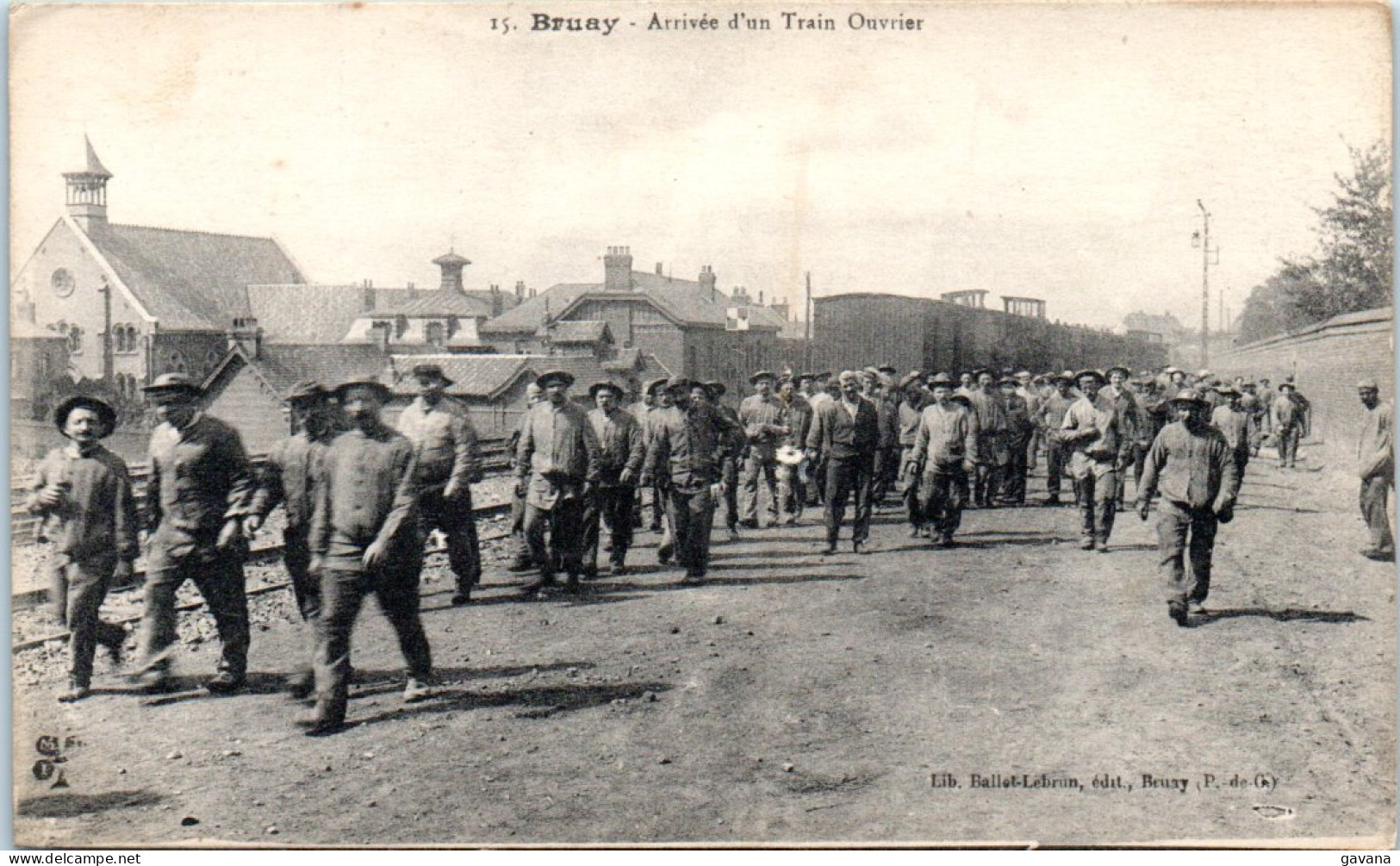 59 BRUAY - Arrivée D'un Train Ouvrier - Bruay Sur Escaut