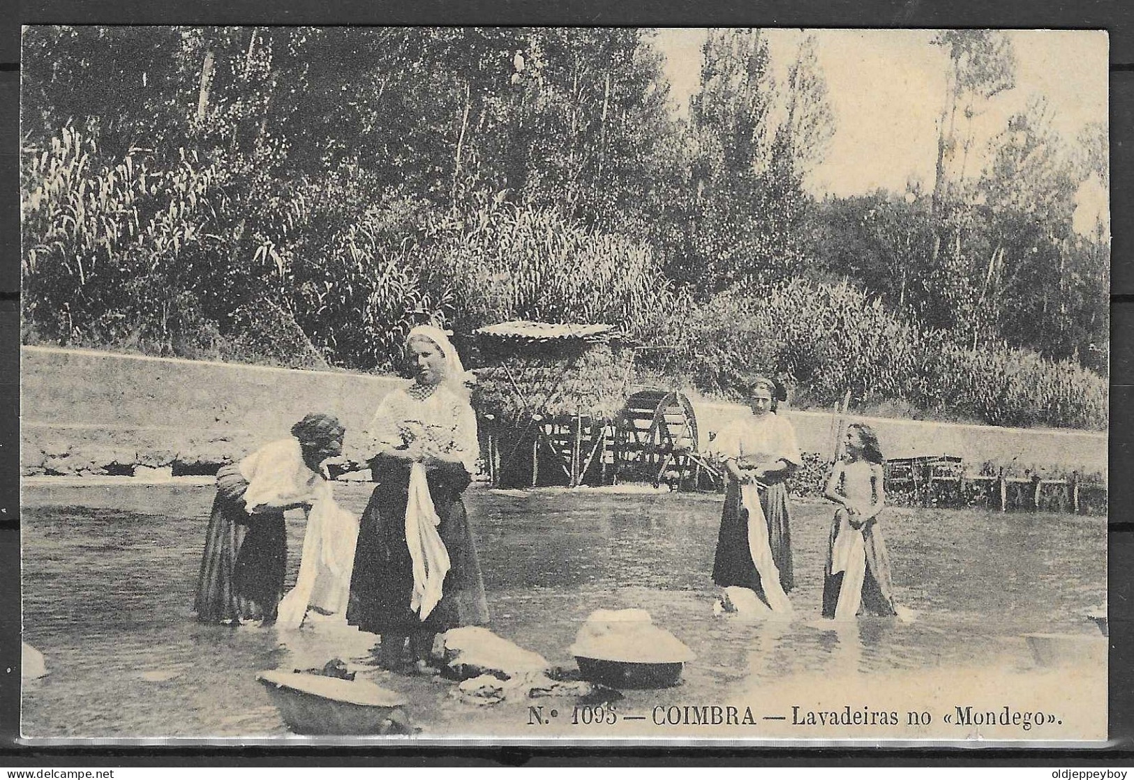 COIMBRA Costumes * Illustrated Monochrome Postcard "Laundress In Mondego", Edições Alberto Malva. New, Good Condition. - Mozambico