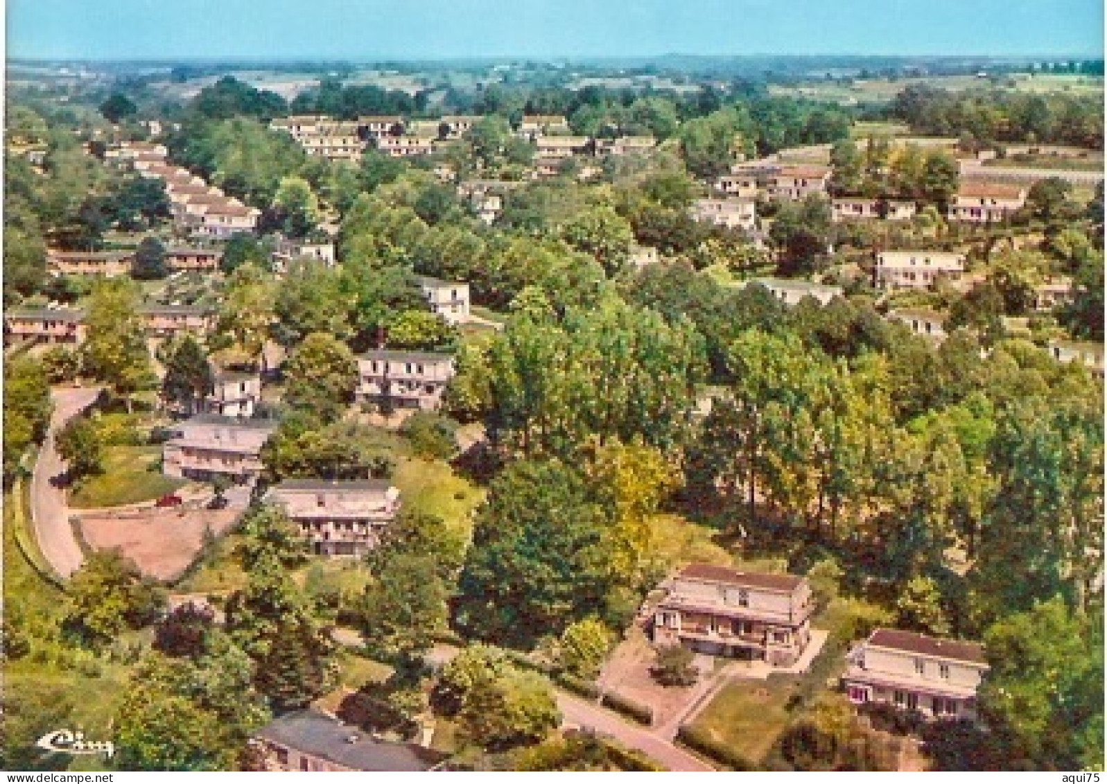 SALAGNAC    Environs De JUILLAC -Village De CLAIRVIVRE Vue  Aérienne Les Pavillons - Hautefort