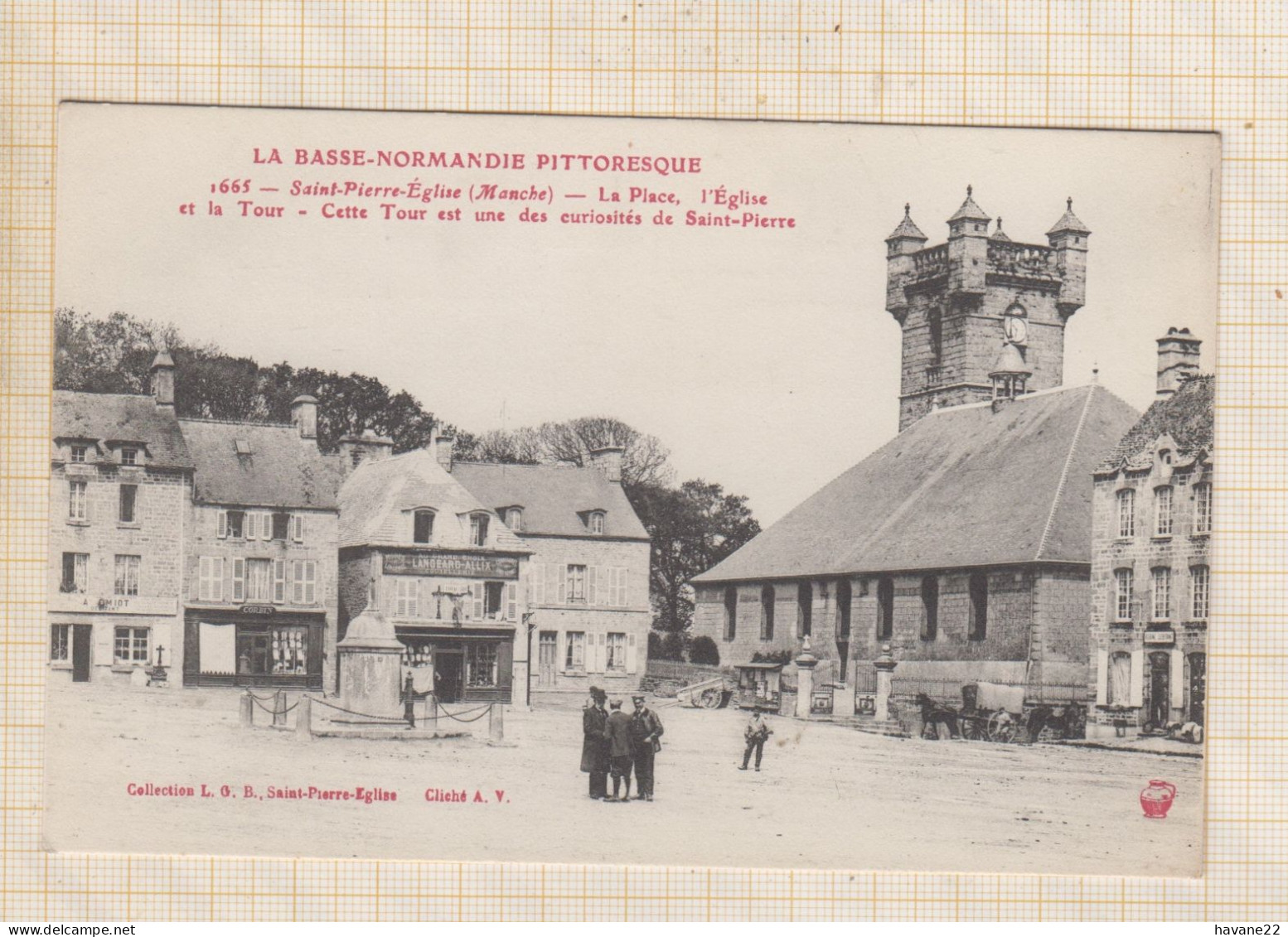 23D951 SAINT PIERRE L'EGLISE La Place L'église Et La Tour - Saint Pierre Eglise