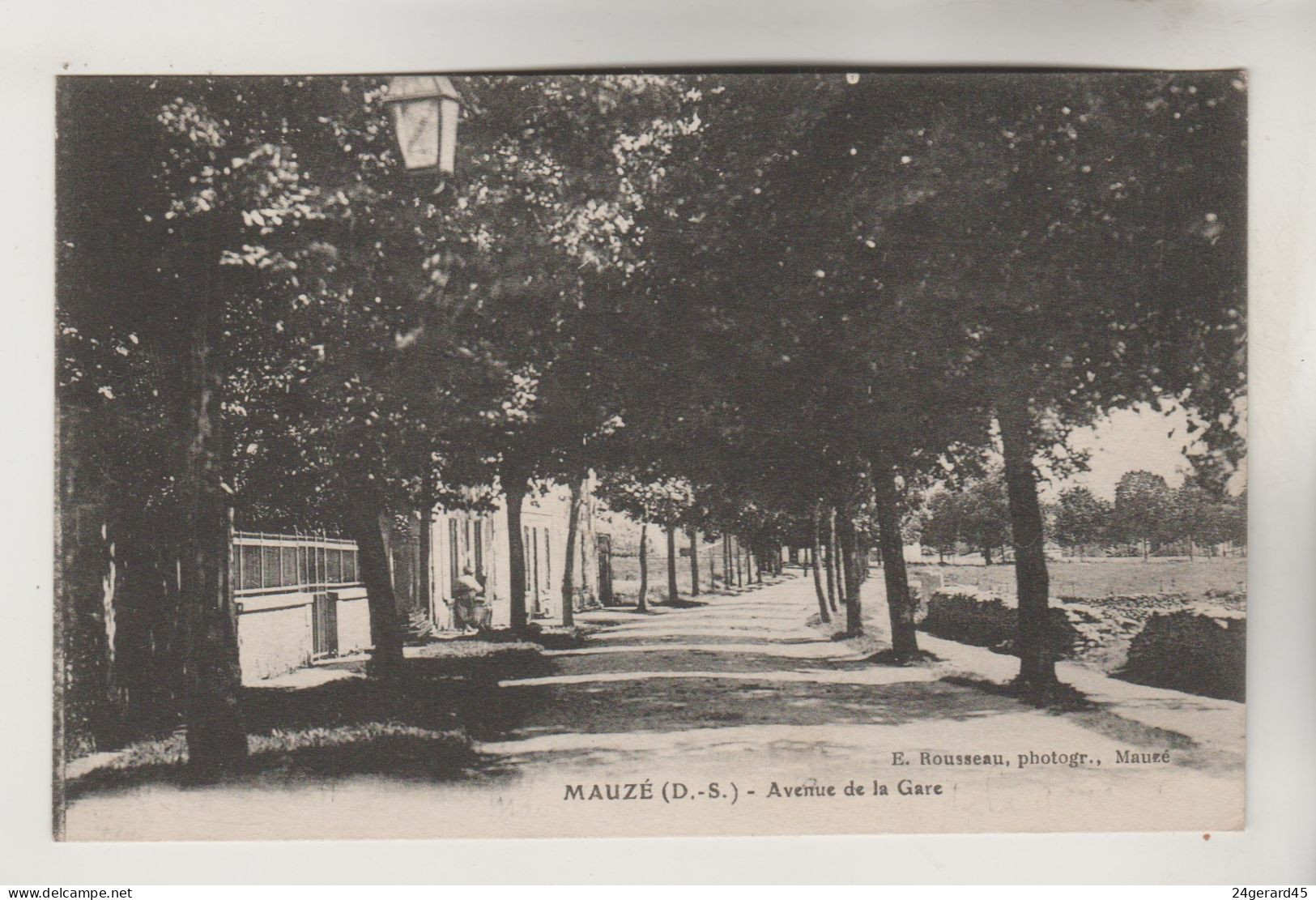CPA MAUZE SUR LE MIGNON (Deux Sèvres) - Avenue De La Gare - Mauze Sur Le Mignon