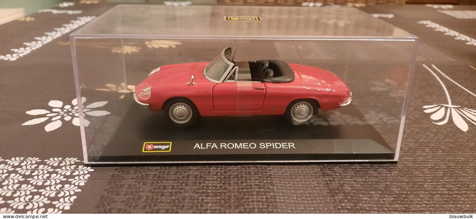 Bburago Alfa Romeo Spider Duetto 1966 1:32