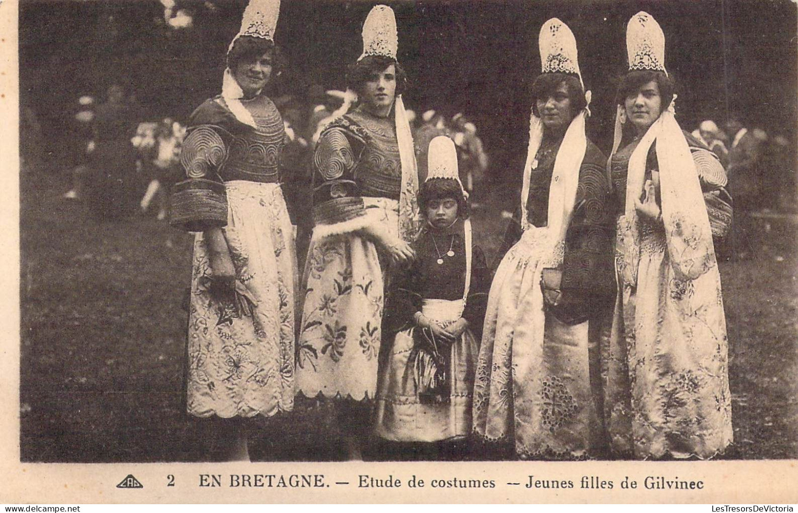 FRANCE - 29 - GILVINEC - EN BRETAGNE - Etude De Costumes - Jeunes Filles - Carte Postale Ancienne - Guilvinec