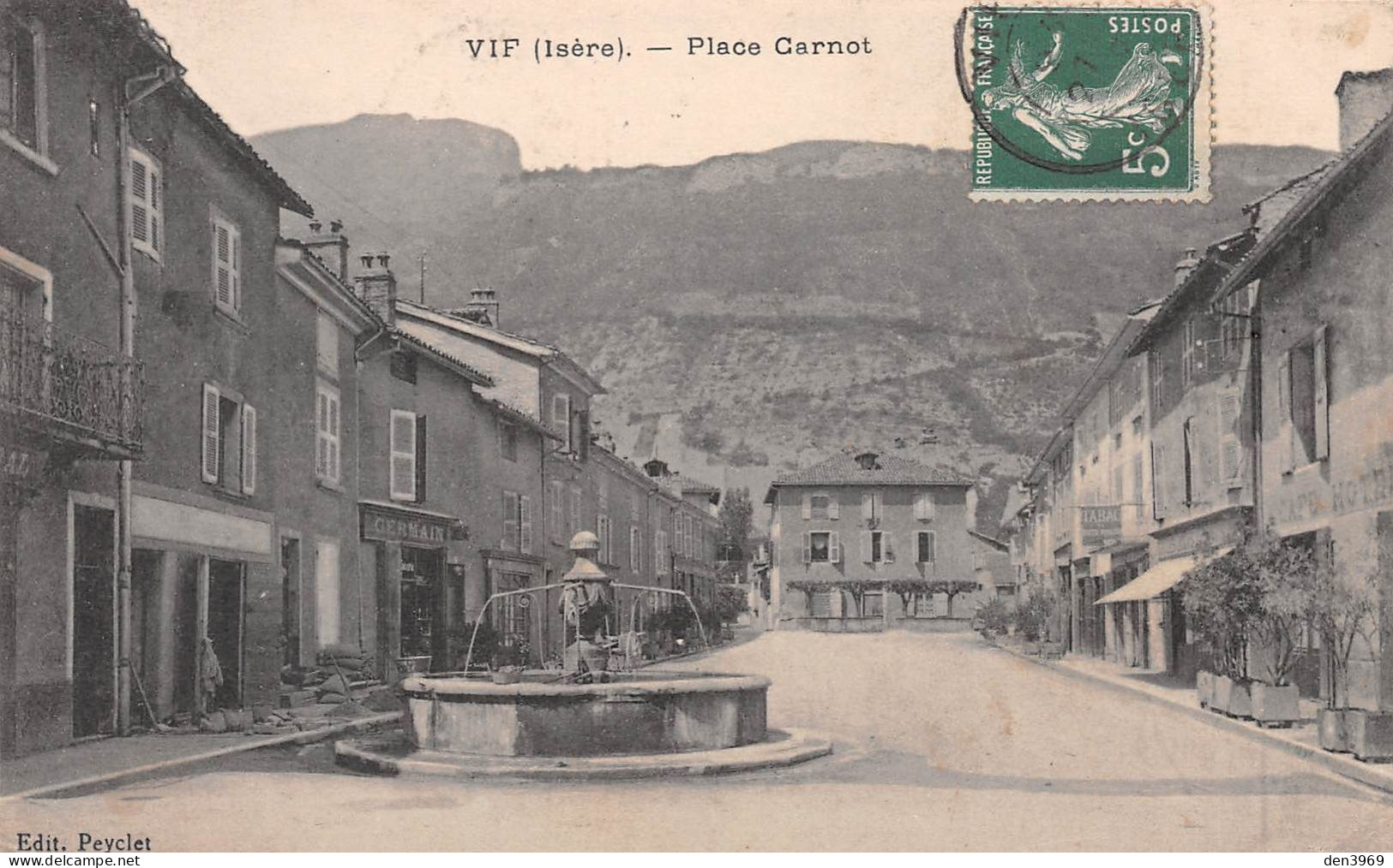 VIF (Isère) - Place Carnot - Fontaine  - Voyagé 1912 (2 Scans) - Vif