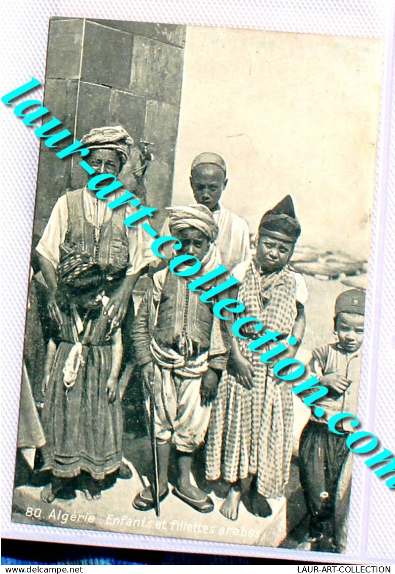 CPA ANIMÉ ALGERIE ENFANTS ET FILLETTES ARABES, MAGHREB AFRIQUE SCENE & TYPE 1900 / CARTE POSTALE ANCIENNE (1826) - Children