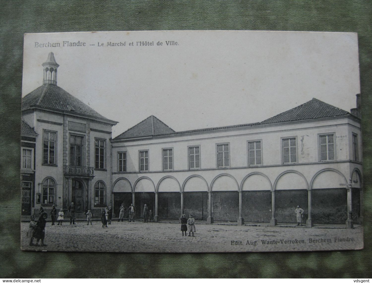 BERCHEM FLANDRE - LE MARCHÉ ET L'HOTEL DE VILLE 1906 - Kluisbergen