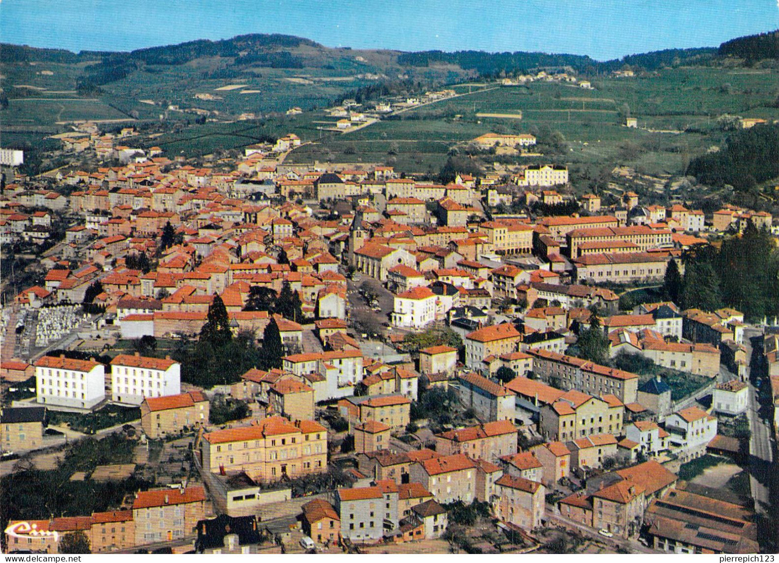 69 - Cours - Vue Générale Aérienne - Cours-la-Ville