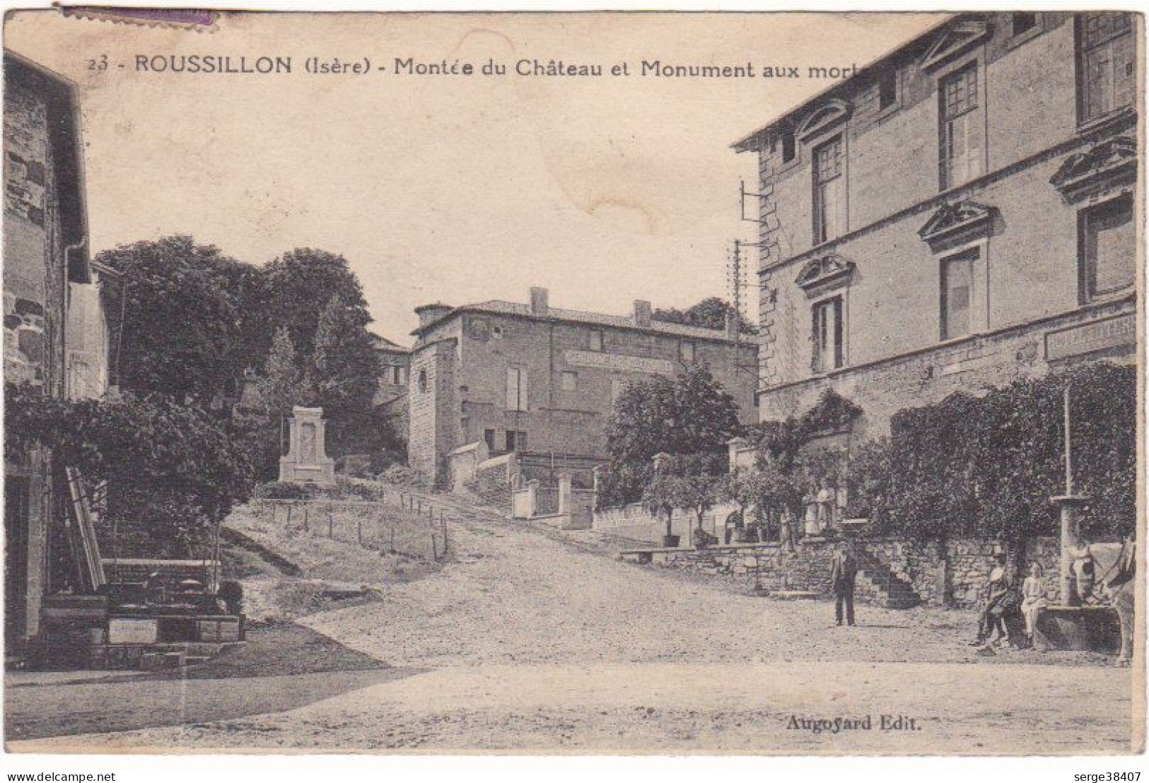 Roussillon - Montée Du Château Et Monument Aux Morts # 3-19/5 - Roussillon