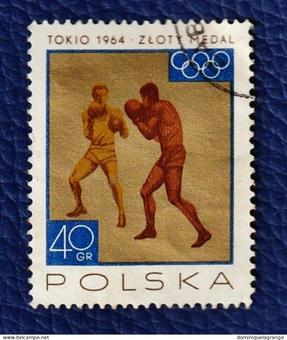 8 Timbres De Pologne "sports Et "guerriers" De 1957 à 1972 - Collections