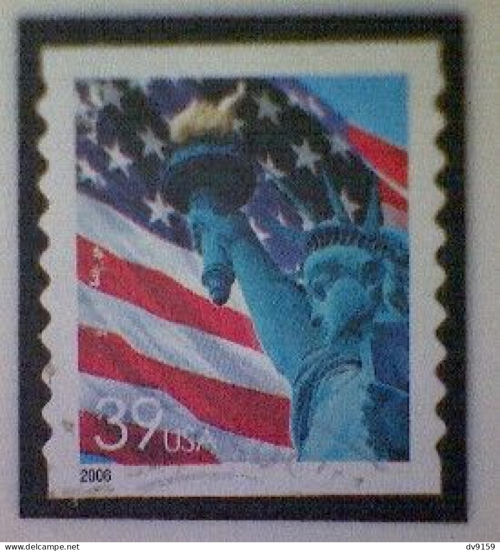 United States, Scott #3981, Used(o), 2006 Definitive Coil, Liberty And The Flag,39¢ - Gebruikt