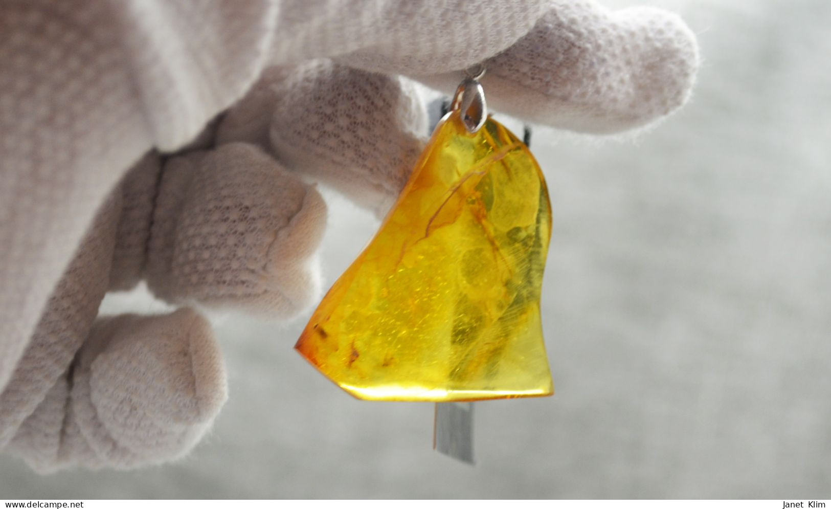 Beautiful amber pendant.Natural Baltic amber 9 gr