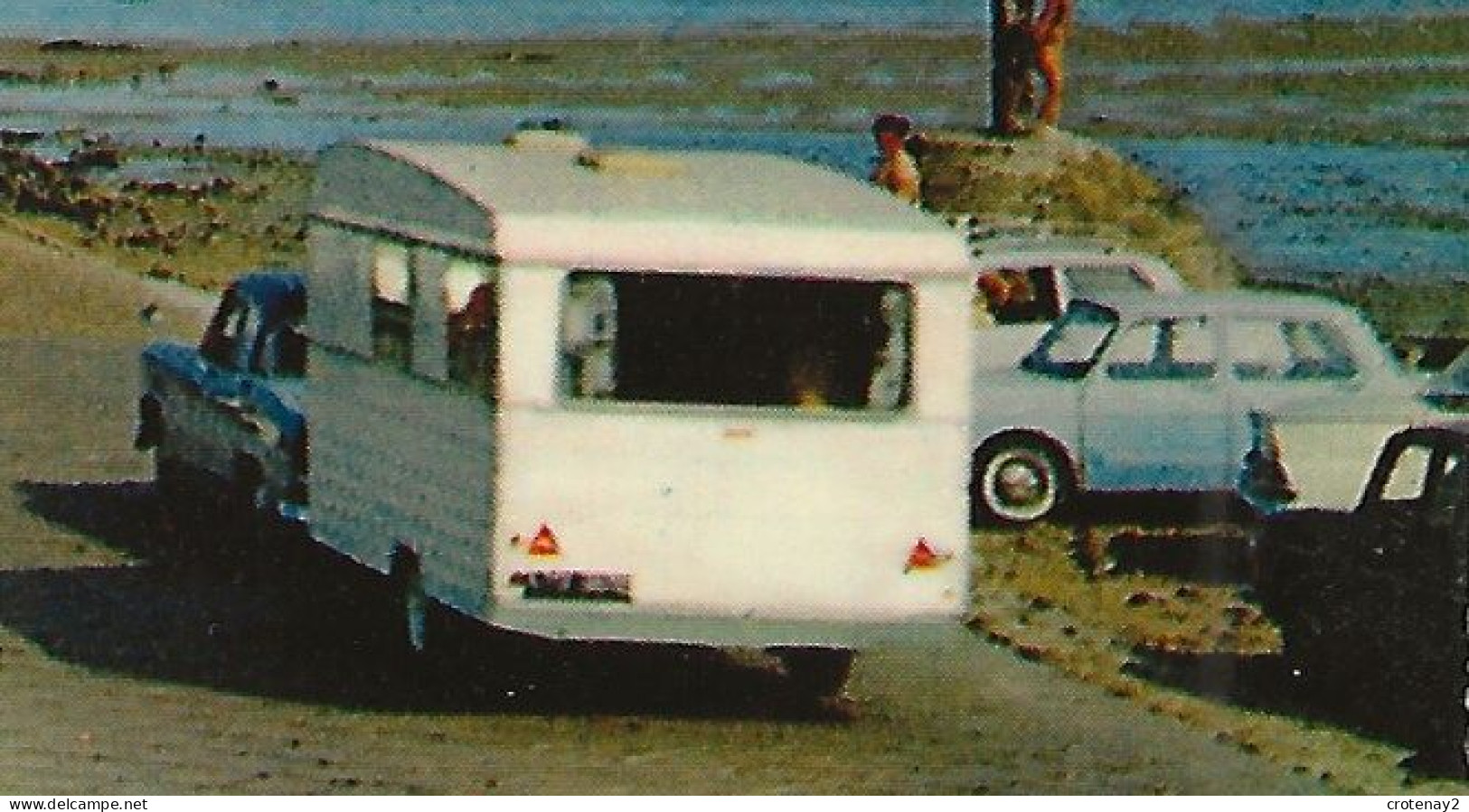 85 Noirmoutier LE PASSAGE DU GOIS VOIR ZOOMS Simca Ariane Avec Caravane Renault Dauphine 4L Simca 1000 Peugeot 404 - Noirmoutier