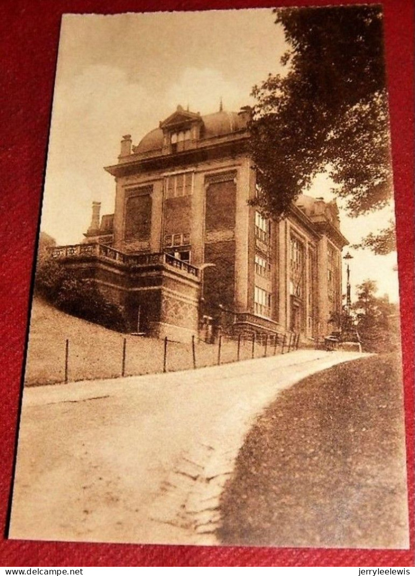 BRUXELLES - 5 CARTES : Lycée Emile Jacqmain  : Façade, Une Classe, Salle De Gym, Lobo Chimie , Le Lycée - Bildung, Schulen & Universitäten