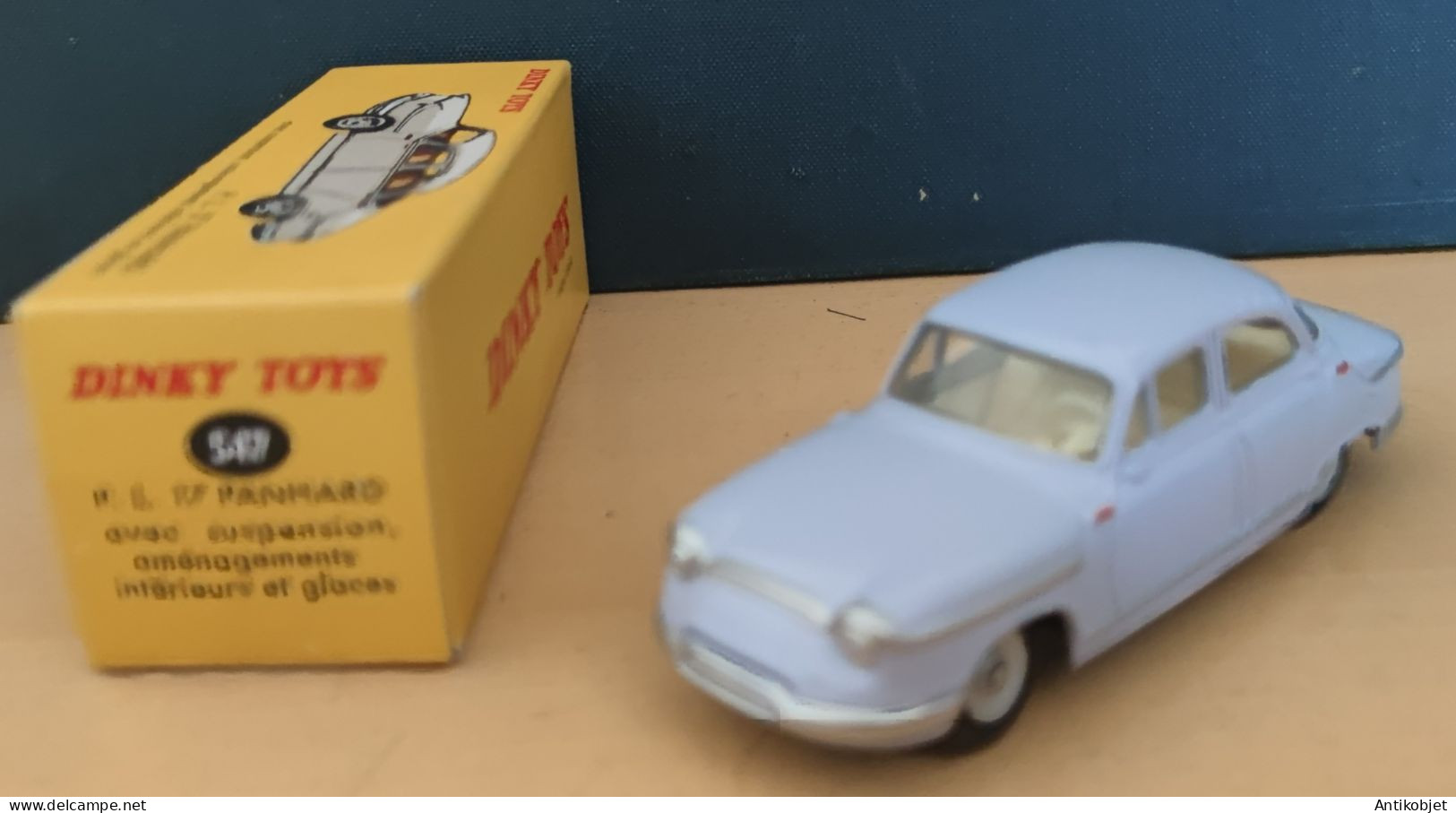 Panhard PL 17 Suspension Glaces Dinky Toys Atlas 1:43 - Dinky