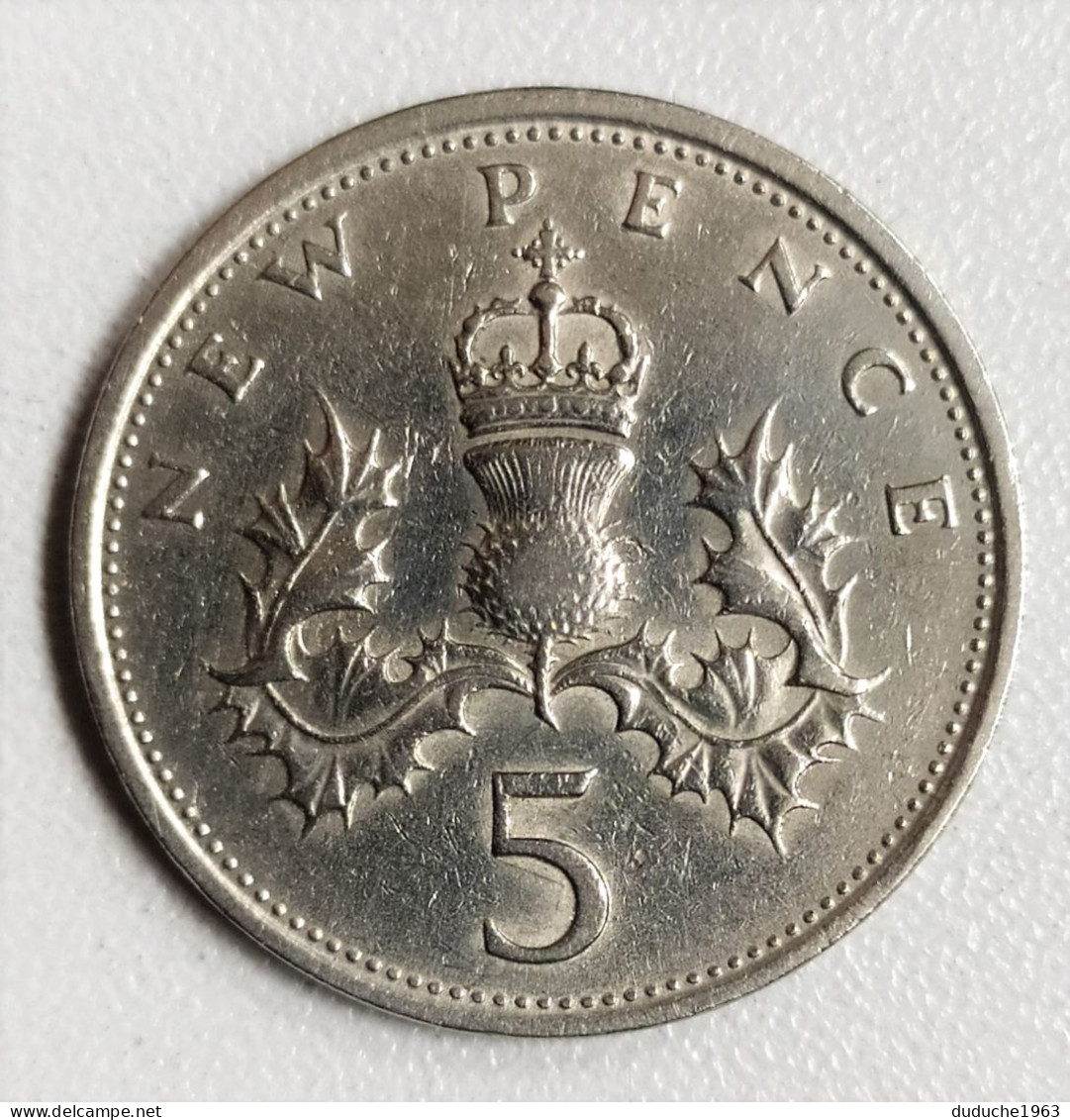 Grande Bretagne - 5 Pence 1968 - 5 Pence & 5 New Pence