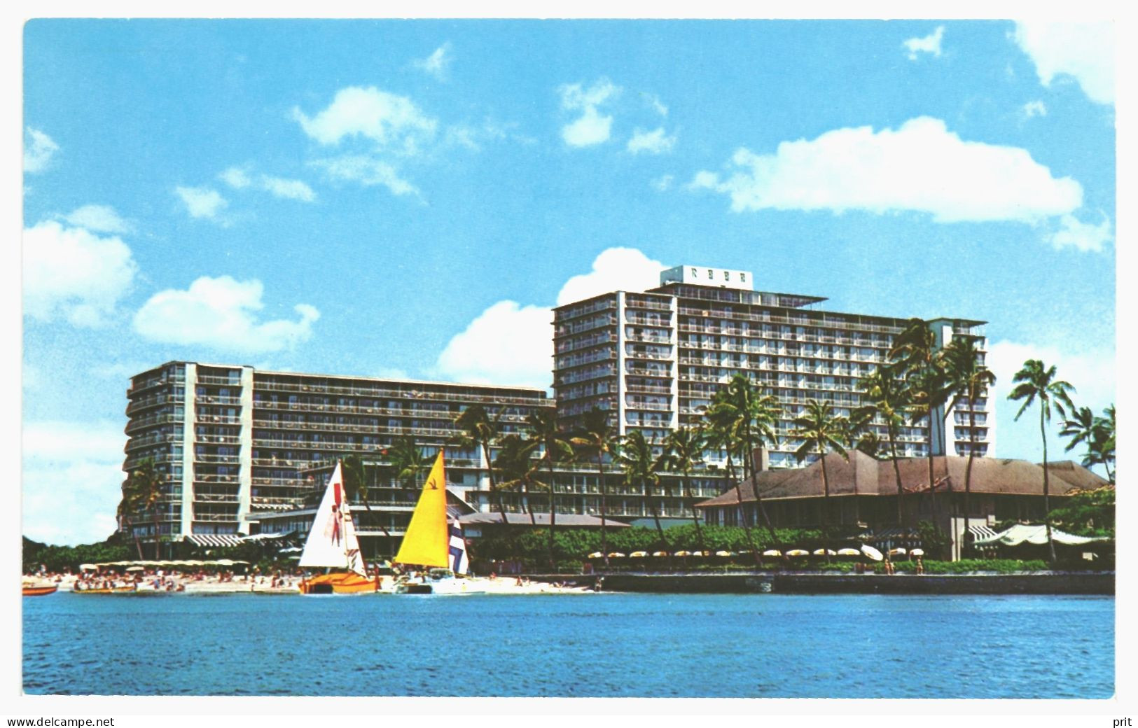 REEF Hotel Waikiki Beach Honolulu Hawaii 1970s Unused Vintage Postcard. Publisher Mike Roberts Color Production - Honolulu