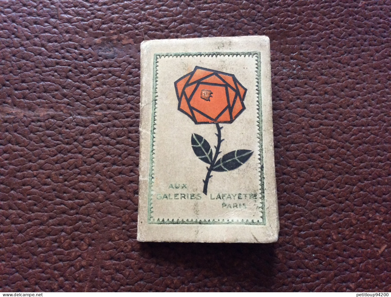 CALENDRIER  Aux GALERIES LAFAYETTE  Paris  ANNÉE 1920  Rose - Small : 1901-20