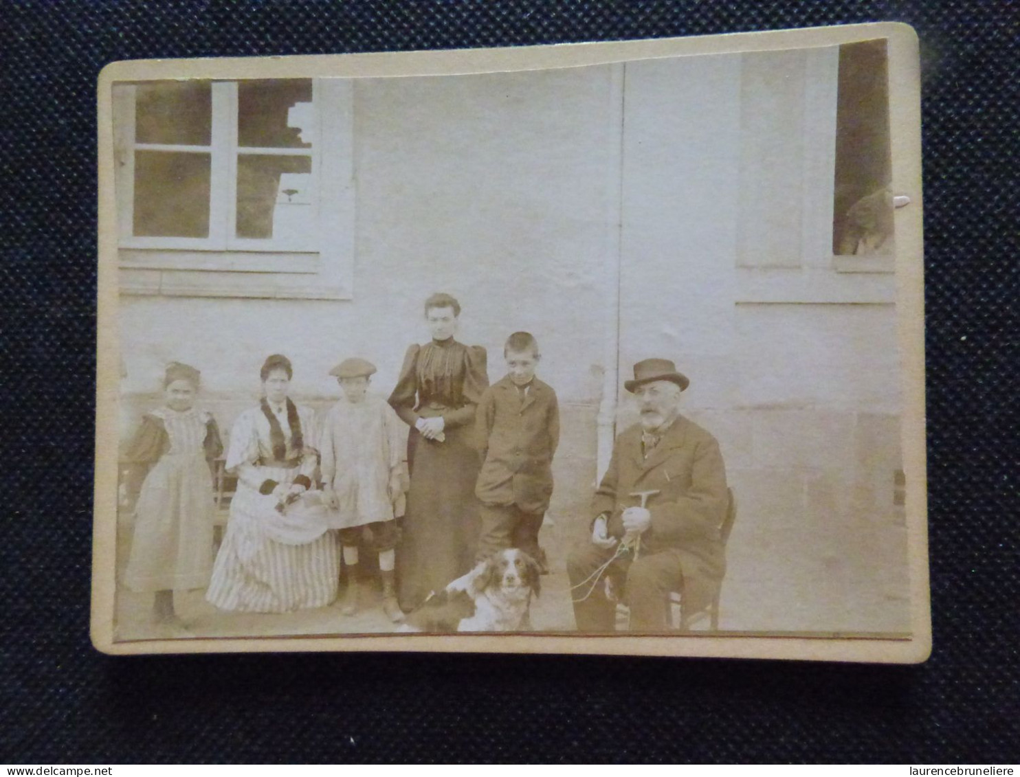 GROUPE FAMILIAL -  PHOTO   ANCIENNE   ALBUMINEE -  1890 1900 - - Anonymous Persons