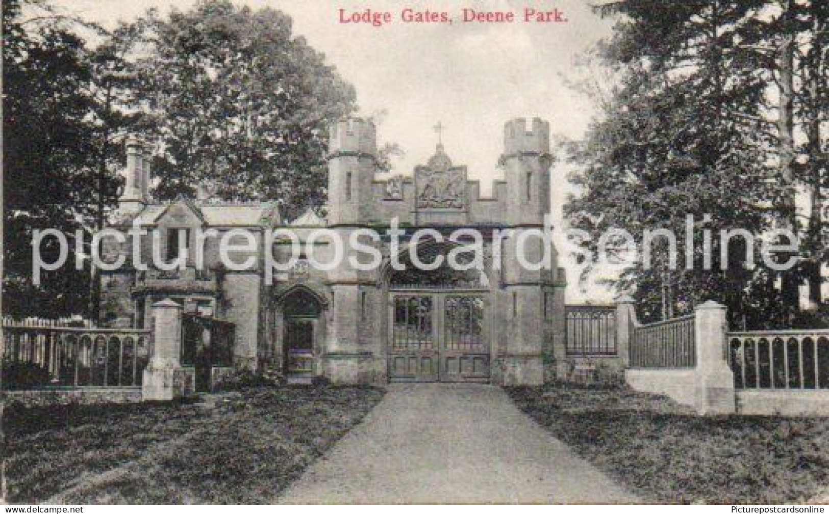 LODGE GATES DEENE PARK OLD B/W POSTCARD NORTHAMPTONSHIRE - Northamptonshire