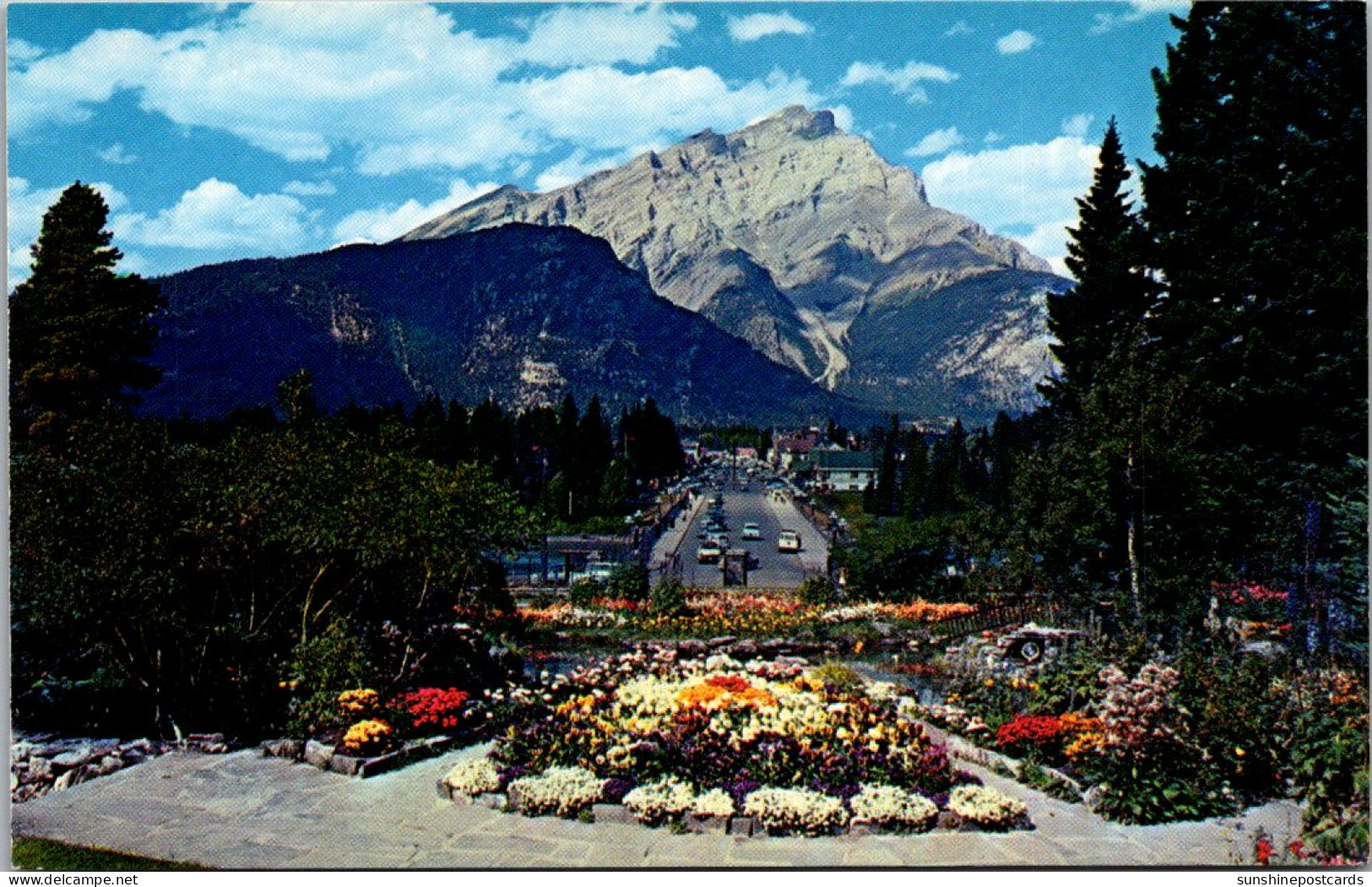 Canada Canadian Rockies Alpine Gardens Banff Avenue And Cascade Mountain - Banff