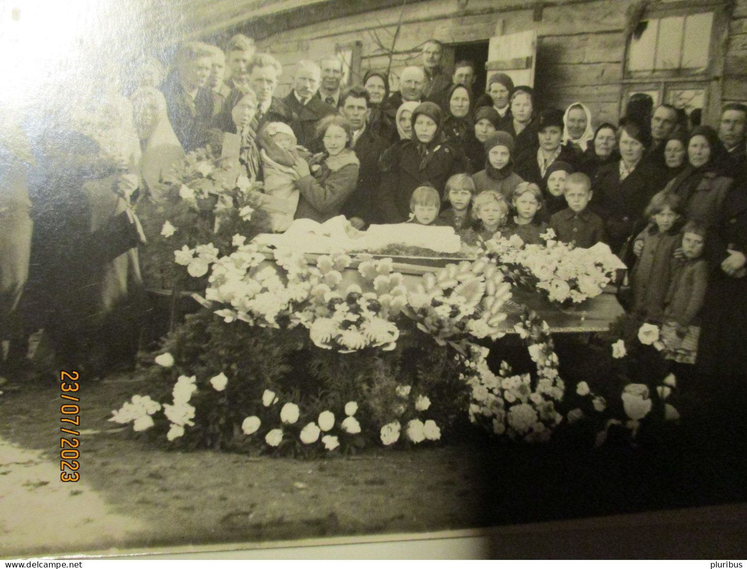POSTMORTEM FUNERAL , DEAD  OLD WOMAN IN COFFIN  , 13-1 - Begrafenis