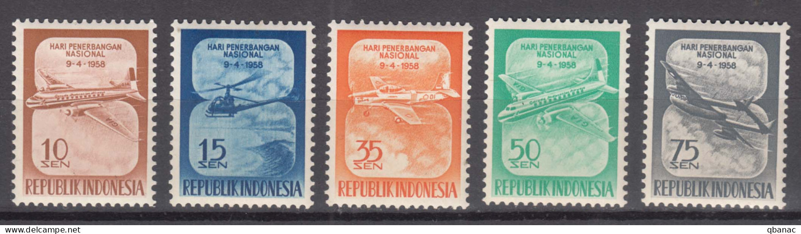 Indonesia 1958 Airplanes Mi#210-214 Mint Never Hinged - Indonesië