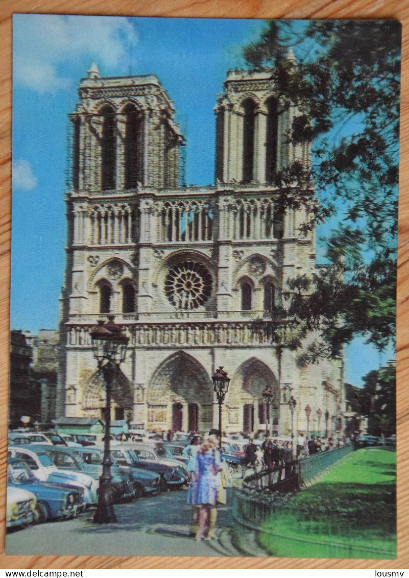 Paris En Relief - La Cathédrale Notre-Dame - Animée  Petite Animation - CPM En Relief - 1974 - (n°26996) - Notre Dame De Paris