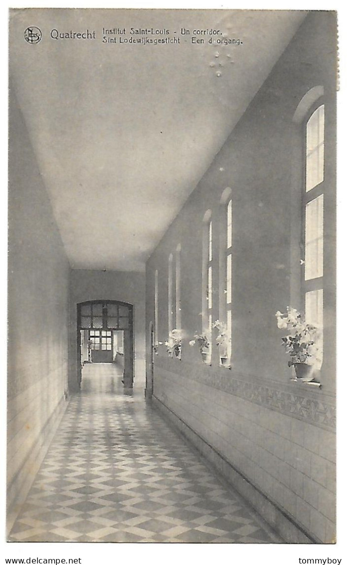 CPA Quatrecht, Institut Saint-Louis, Un Corridor - Wetteren