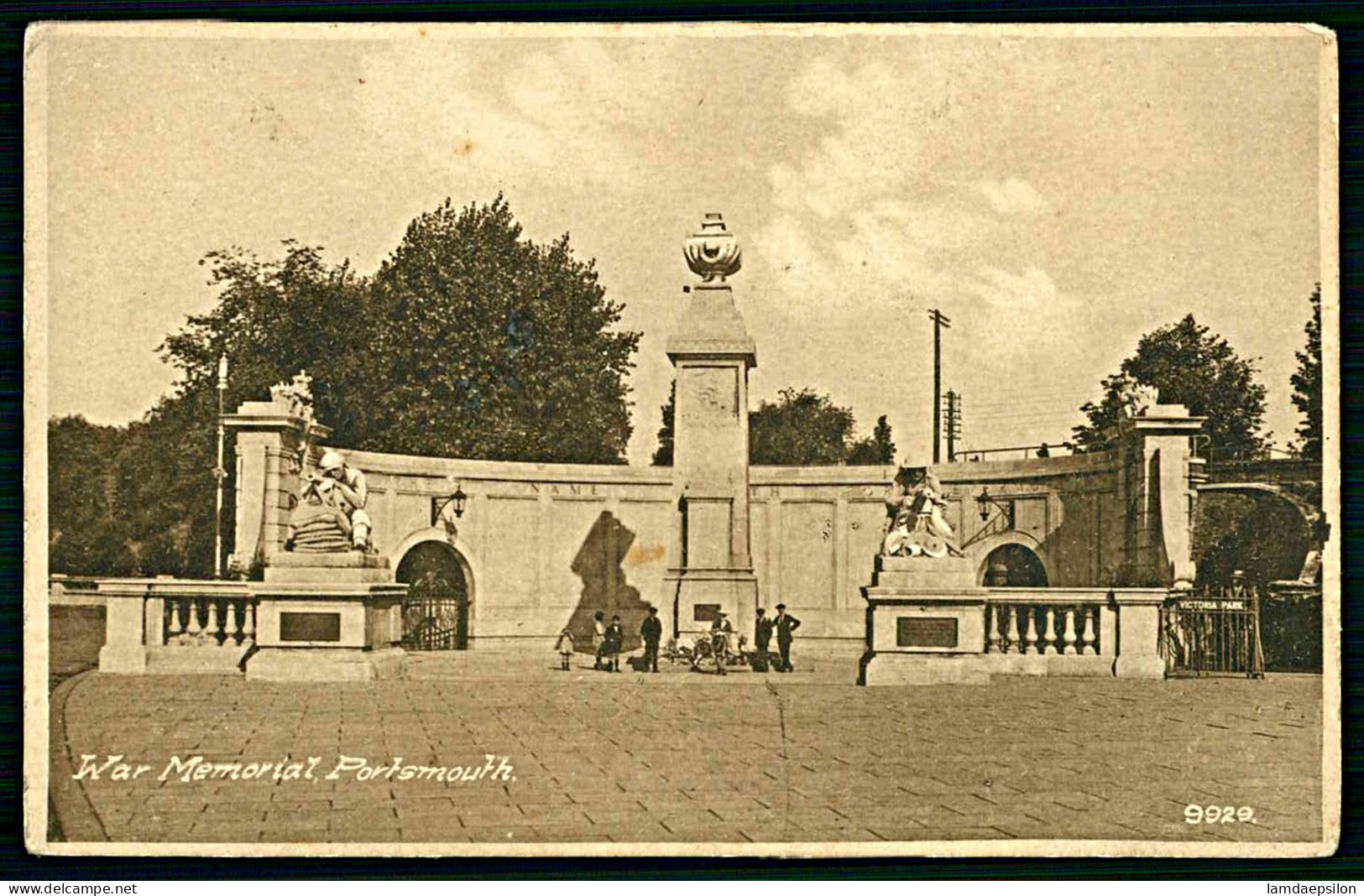 A63 ROYAUME-UNI CPA  WAR MEMORIAL PORTSMOUTH - Collections & Lots