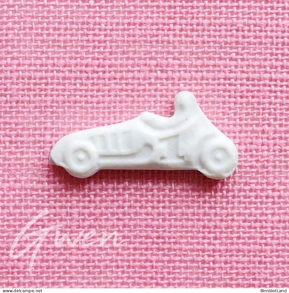 Feve Ancienne Plate Limoges Castel Voiture Blanche Mat Biscuit Porcelaine - Antiche